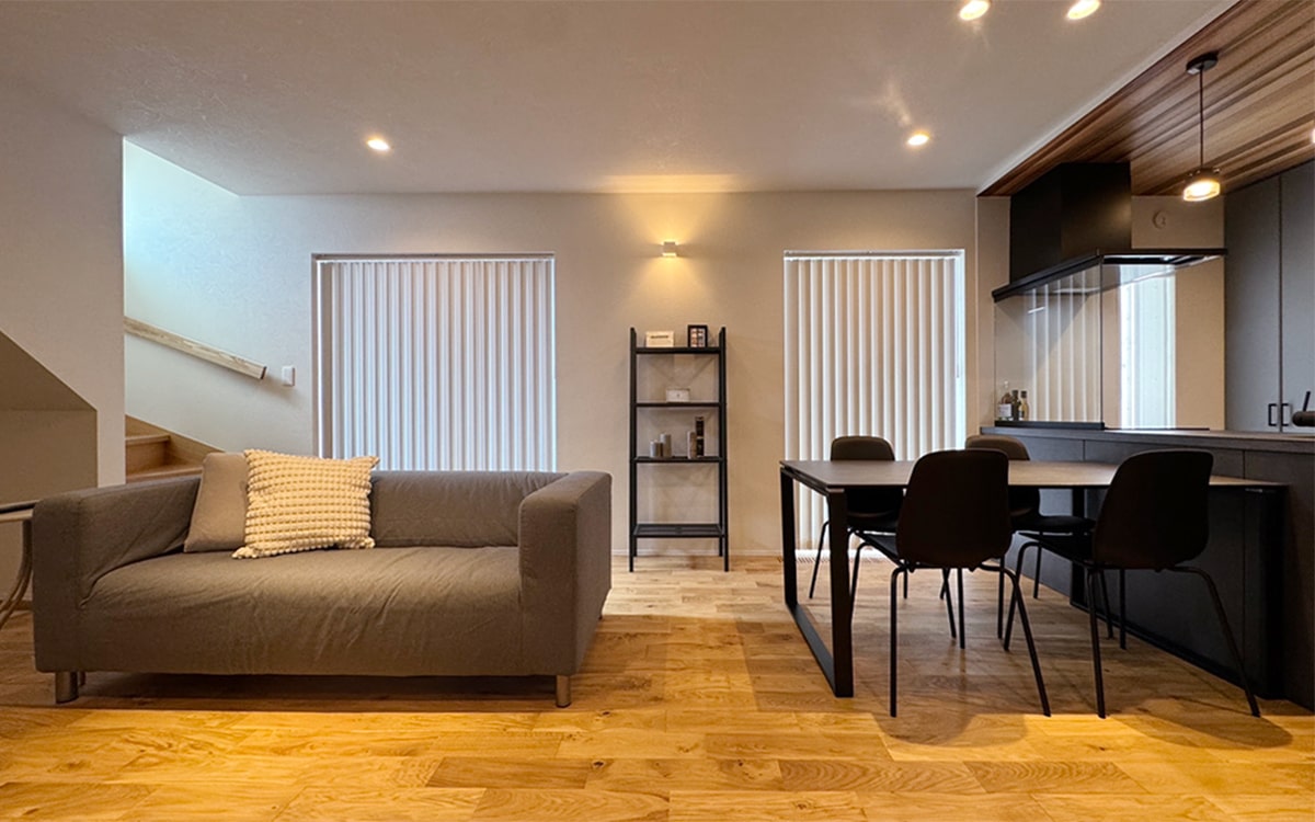 木目をアクセントに落ち着きのあるLDK